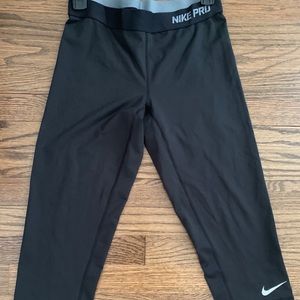 Nike dri fit cropped leggings size L